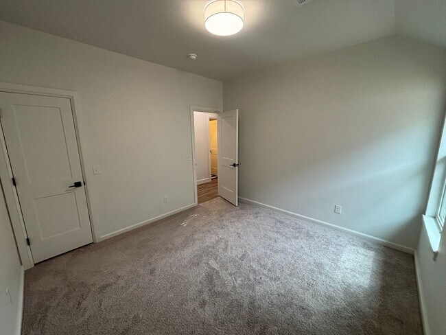 Building Photo - Wonderful 4 Bed 2.5 Bath Home in Norman