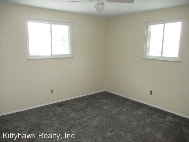 Building Photo - 4 br, 2.5 bath House - 4900 Arrowview Drive