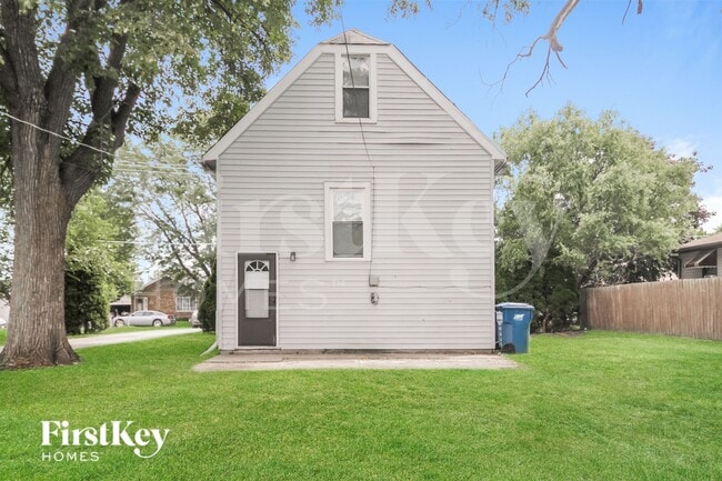 Building Photo - 14522 S Short St