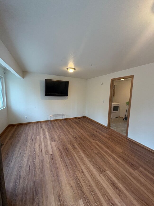 Building Photo - Fairwood Home for lease two story fenced y...