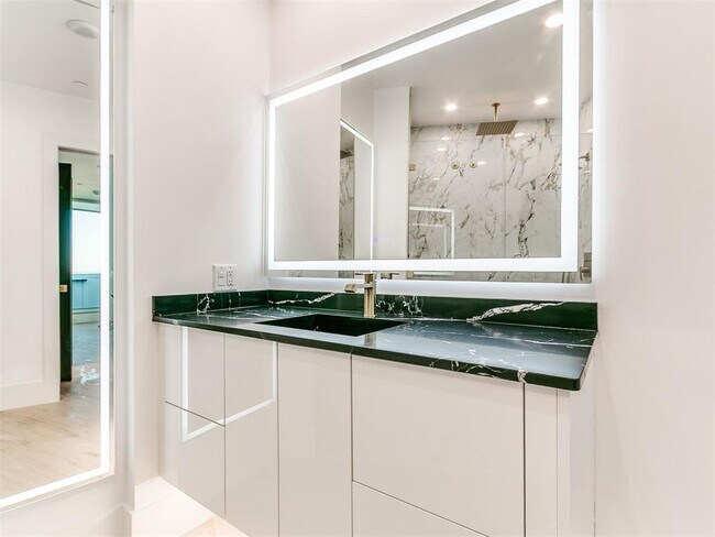 Building Photo - 5900 Mosteller Dr