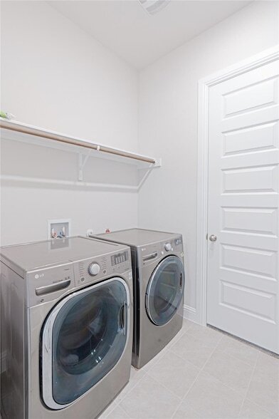 Building Photo - 301 Northcrest Dr