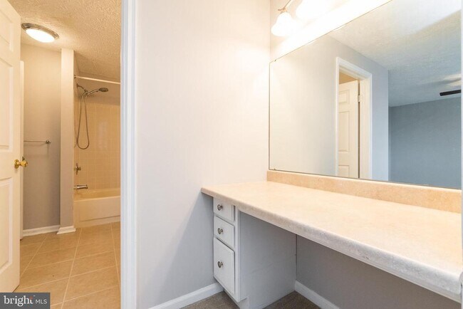 Building Photo - 3348 Raccoon Ct