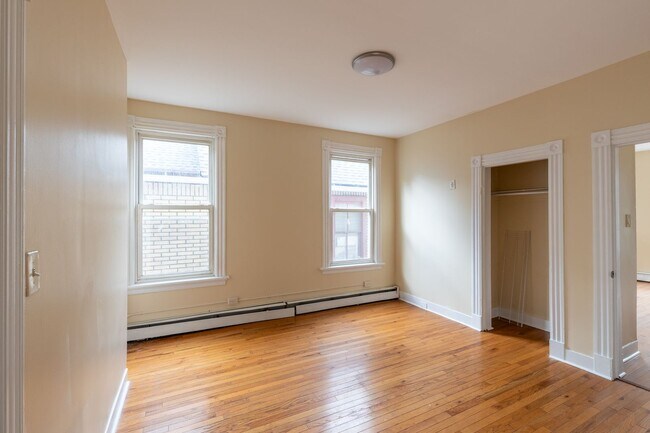 Building Photo - 204 Redmond St