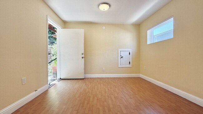 Building Photo - 3228 Boise St