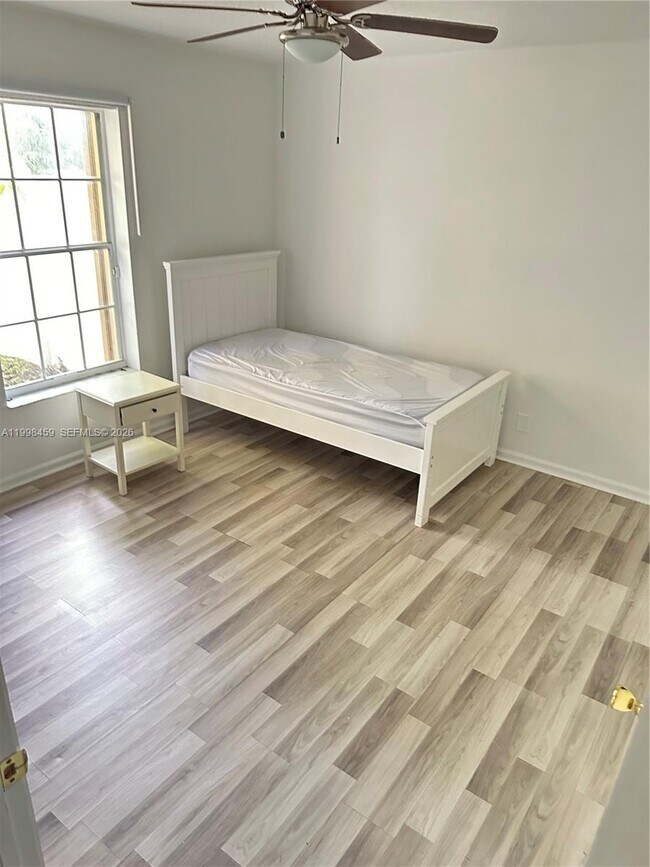 Building Photo - 1139 Freshwater Lakes Dr