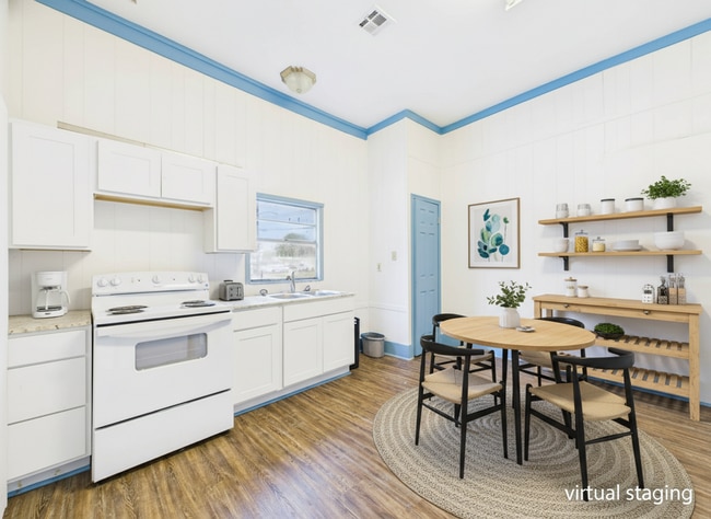 Building Photo - 2 Bedroom 1 bathroom house AVAILABLE NOW!