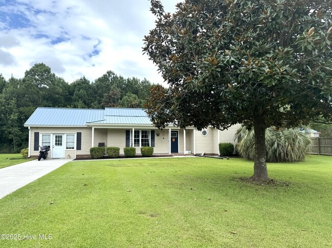 Primary Photo - 304 Woody Way