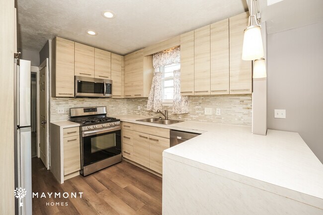 Building Photo - 3 Bedroom in Maple Heights, OH