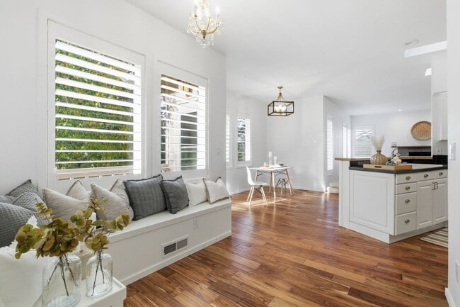 Building Photo - Charming Home in the Heart of Gig Harbor