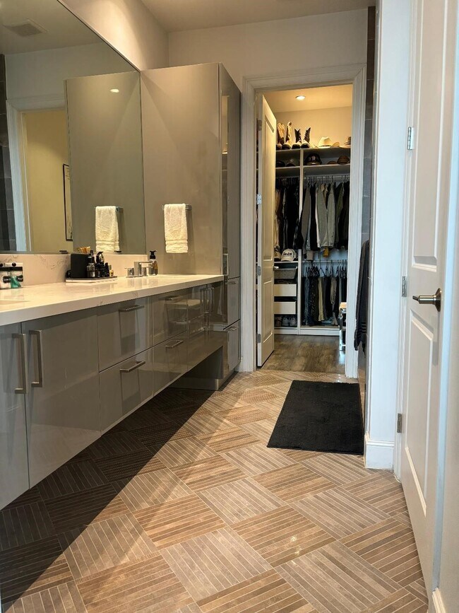 Building Photo - 1211 Caroline St