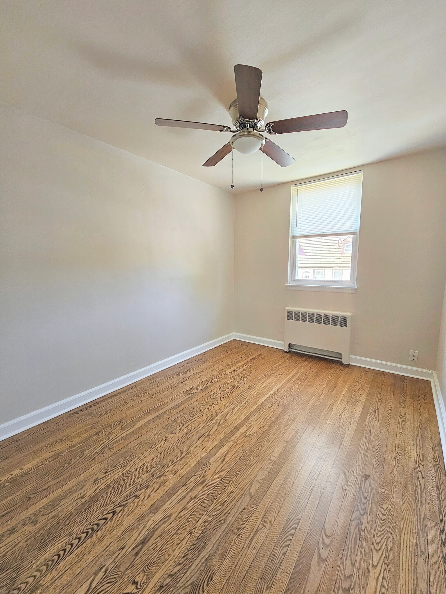 Building Photo - 24 Surrey Rd