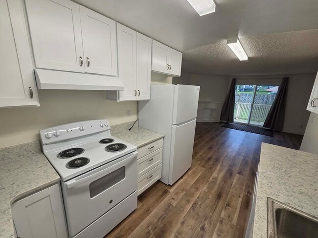 Building Photo - AR6290