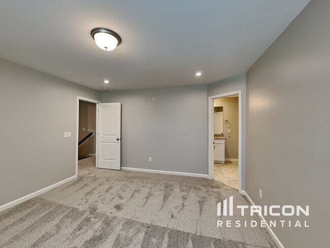 Building Photo - 2035 Neill Ln