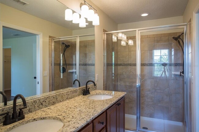 Building Photo - 12105 Breda Ln