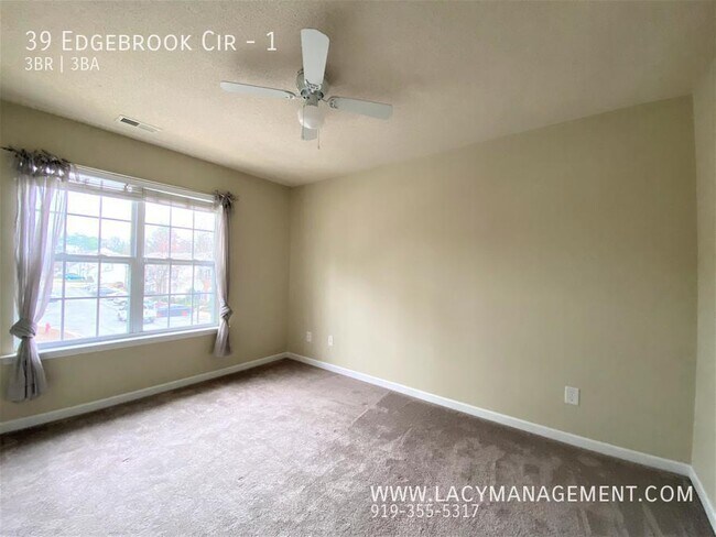 Building Photo - 39 Edgebrook Cir