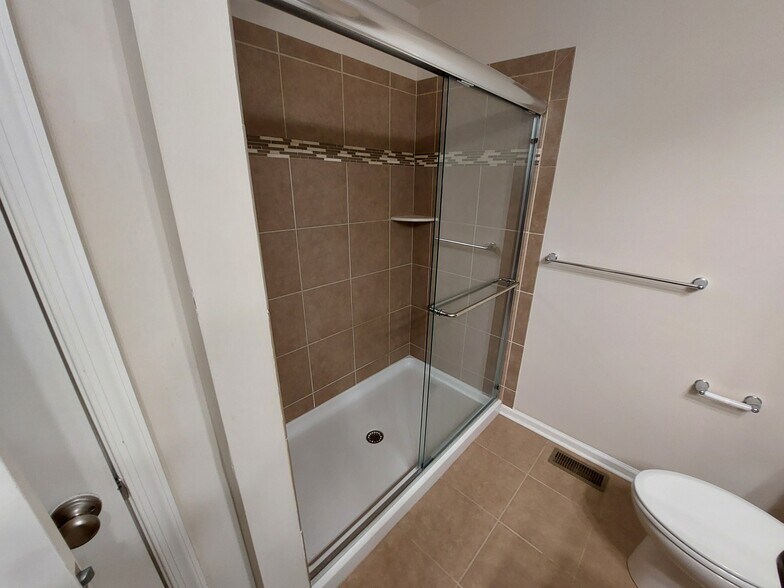 Master Bathroom - 3845 Jacob Stout Rd