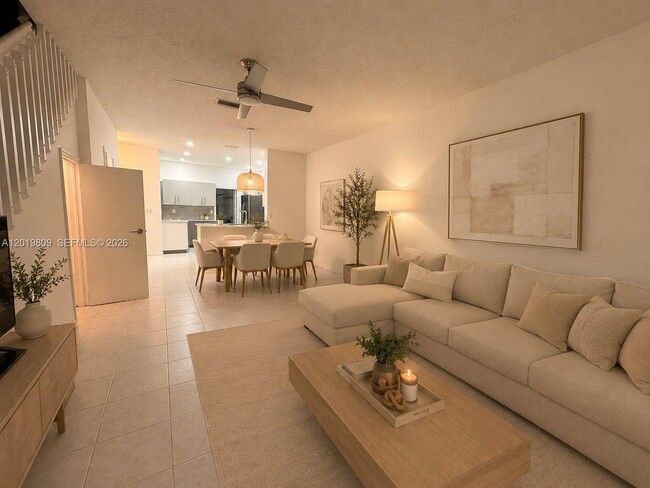 Building Photo - 2078 Madeira Dr