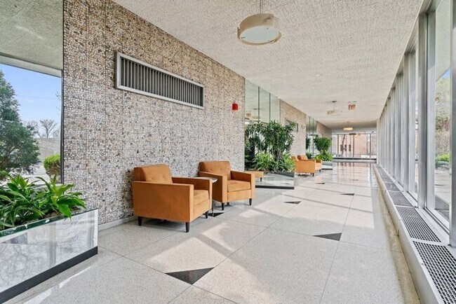 Building Photo - 3950 N Lake Shore Dr