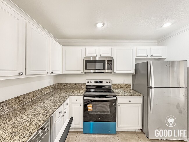 Building Photo - Modern UTC Condo with En Suite Bedrooms, Balcony & Community Amenities