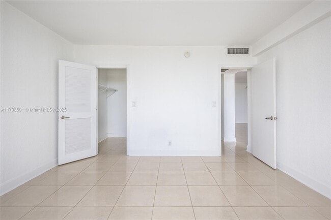 Building Photo - 401 69th St