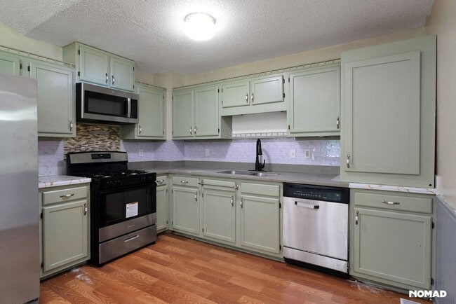 Building Photo - Charming 4BR House in Douglasville