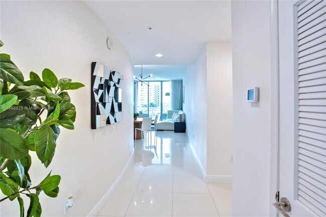 Building Photo - 7928 East Dr