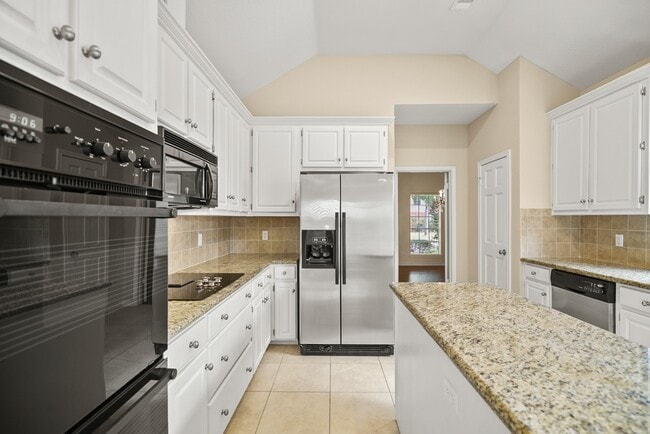 Building Photo - 1438 Crescent Green Dr