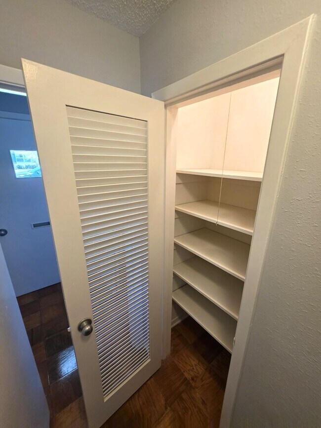 Building Photo - Newly Updated Home in Seagate Village
