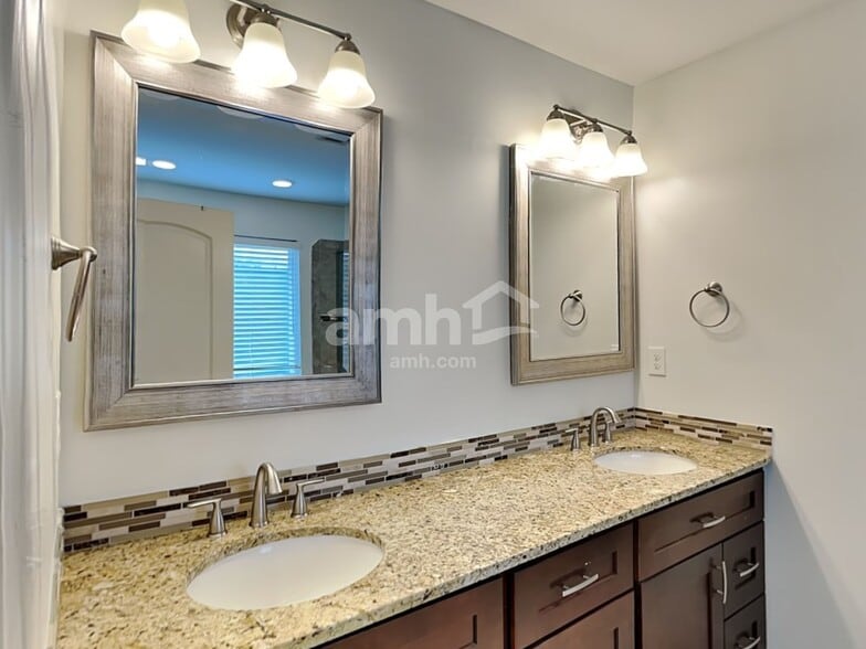 Building Photo - 5823 Parkstone Drive