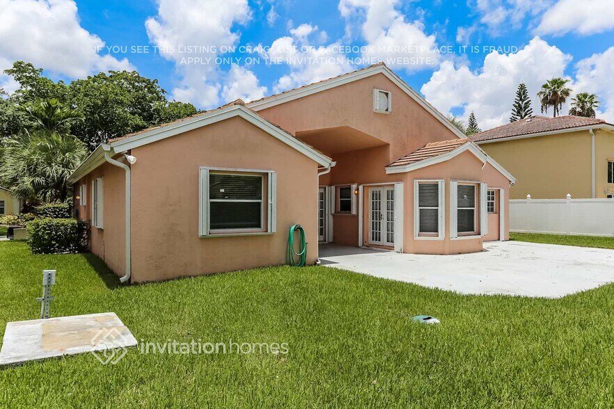 Building Photo - 576 NW 48th Ave