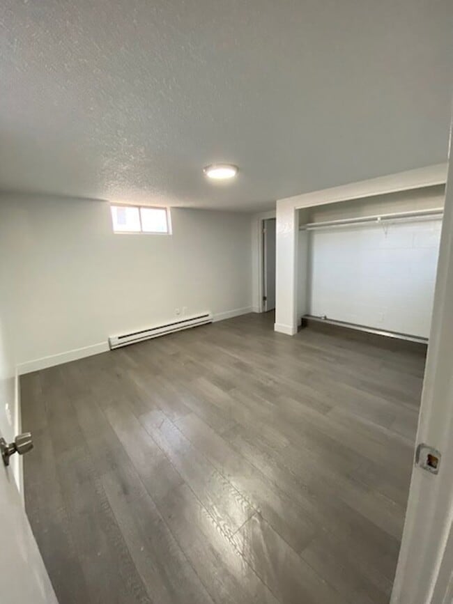 Building Photo - Renting made easy!