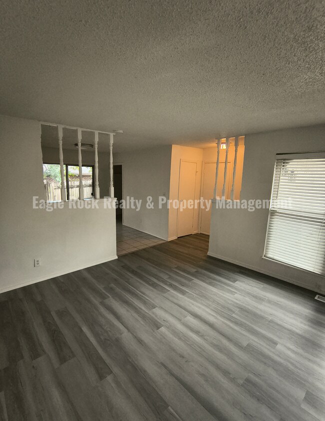 Building Photo - 4627 S 72nd East Pl