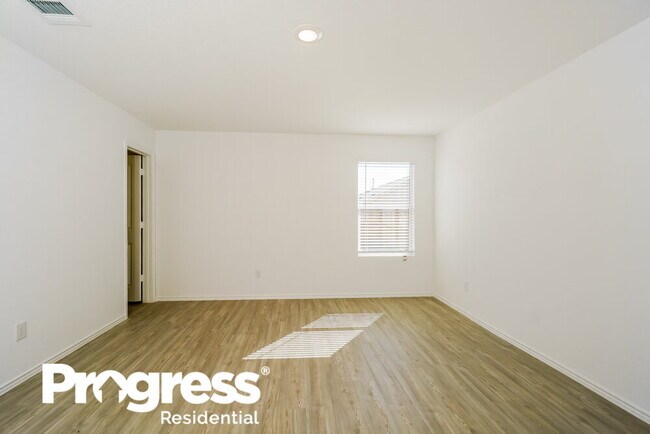 Building Photo - 5933 Antonio Pl