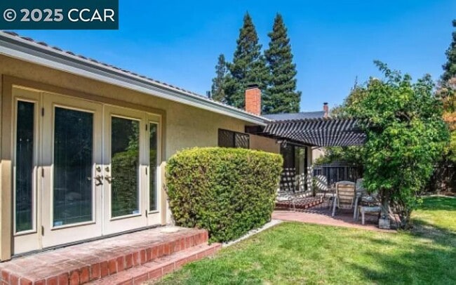 Building Photo - 224 Lasso Cir