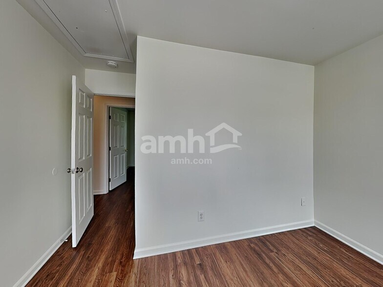 Building Photo - 7014 Honey Tree Ln