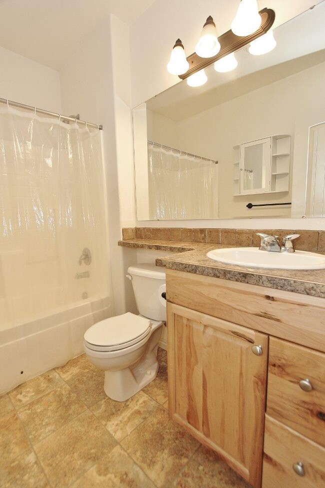 Building Photo - 2047 S Ice Bear Way