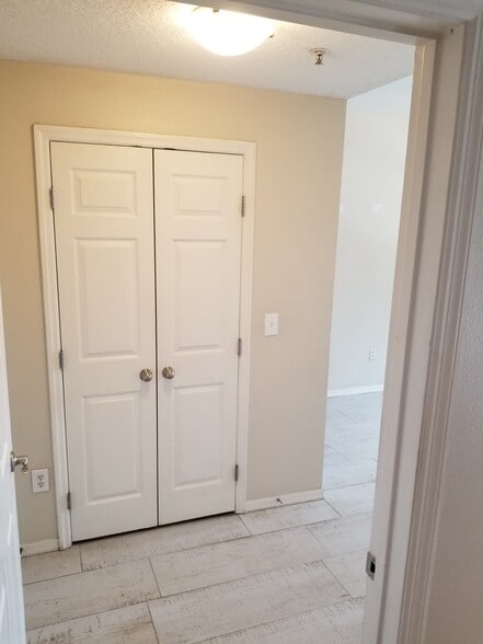 Entry to closet - 1910 E Palm Ave