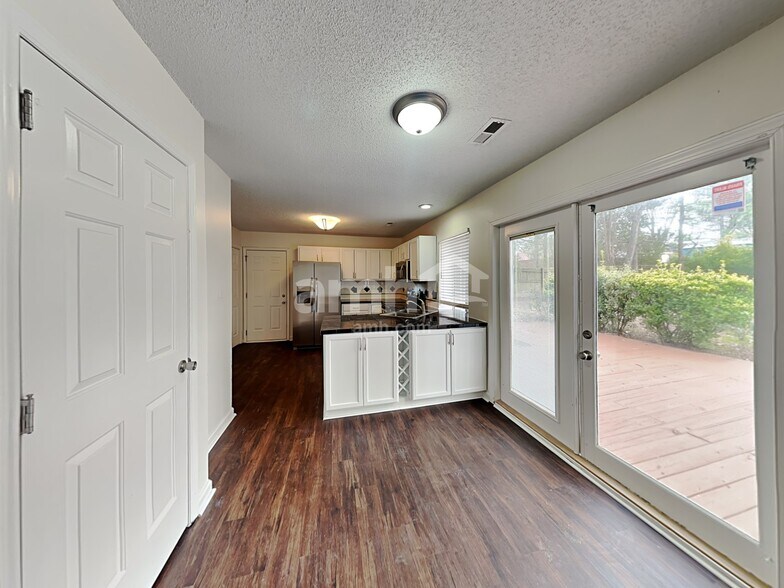 Building Photo - 5081 Poplar Glen Dr