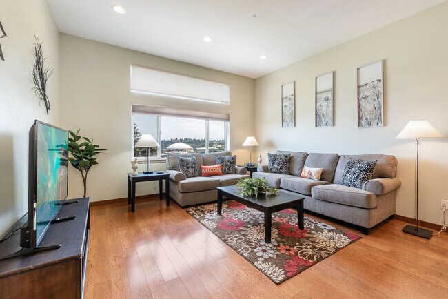 Building Photo - Lincoln Square Townhomes