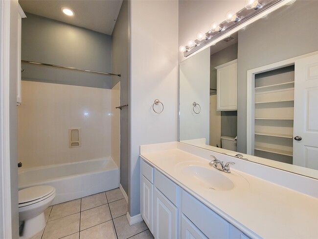 Building Photo - 12755 Mill Ridge Dr
