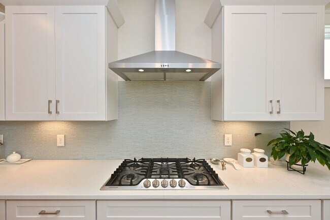 Building Photo - **EXECUTIVE 2022-BUILT HOME IN WILLIAMSON ...