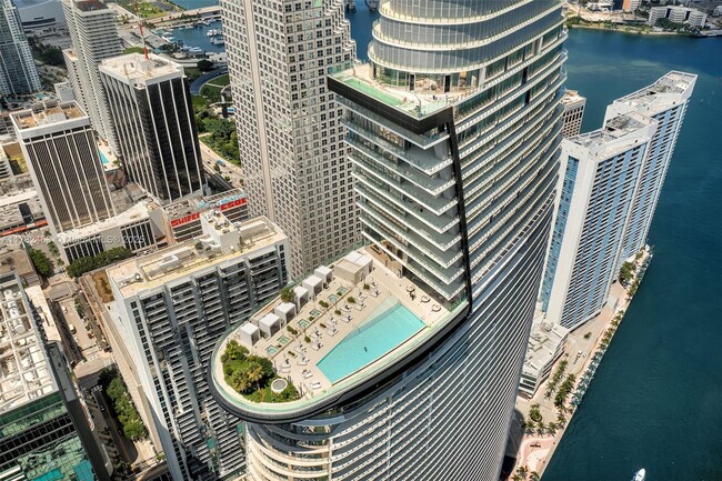 Building Photo - 300 Biscayne Blvd Way