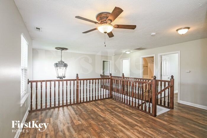 Building Photo - 1049 Arabian Way