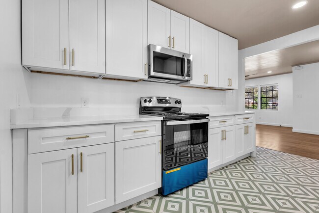 Building Photo - 4895 Helene Rd