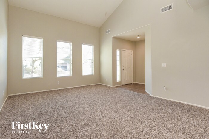 Building Photo - 10221 Kermode Ct