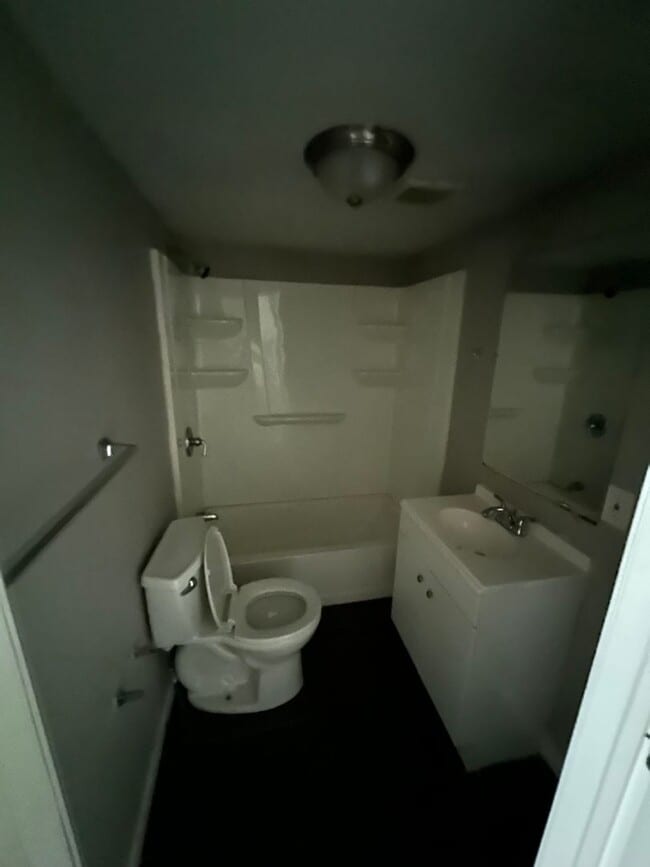 Building Photo - 3218 H St