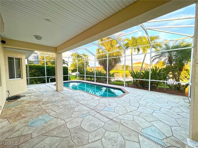 Building Photo - 15459 Laguna Hills Dr