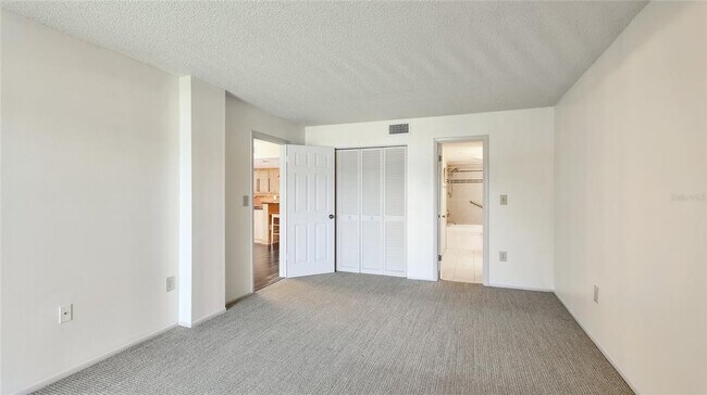 Building Photo - 6116 43rd St W
