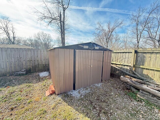 Building Photo - 3 Bed 1 Bath Ozark, MO